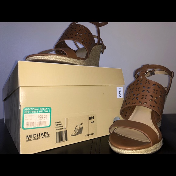 MICHAEL KORS Darci Wedge Sandals Brown Leather Women’s Size 9 Like New with Box! - Picture 11 of 11